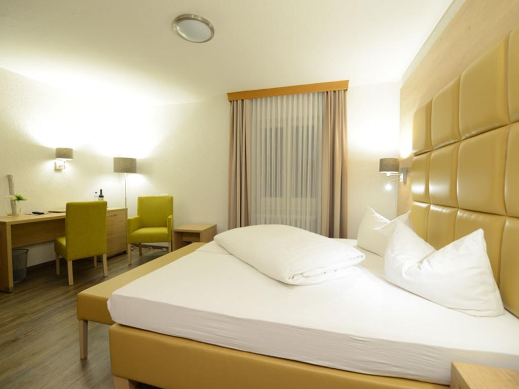 Land-Gut Hotel Zum Loewen Garni Marktheidenfeld Δωμάτιο φωτογραφία