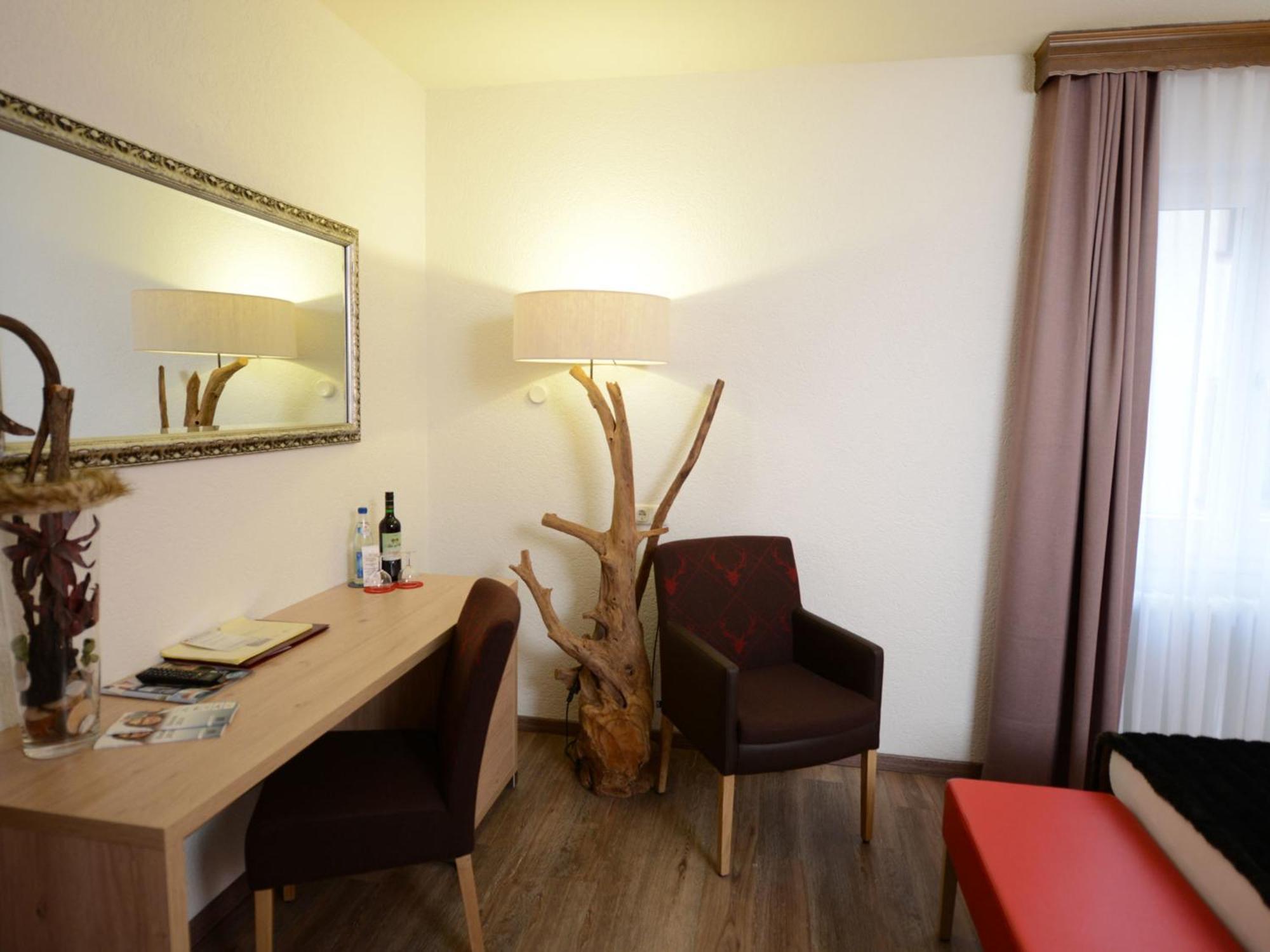 Land-Gut Hotel Zum Loewen Garni Marktheidenfeld Δωμάτιο φωτογραφία